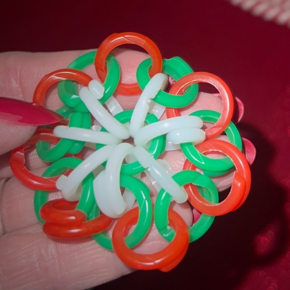 Chinese Jacks: Five (5) Vintage XL Flower Charm Style Jax in Red/Green/White - Picture 3 of 4